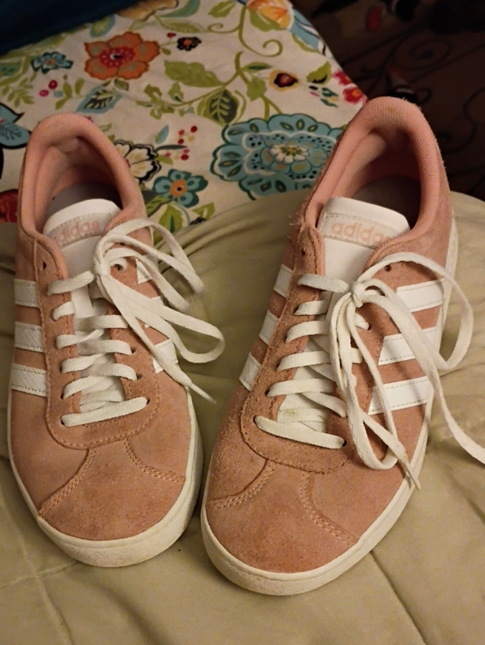 Adidas Women's Pink Suede Classic Sneakers Sz 7